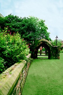 4002-Cathedral Grounds